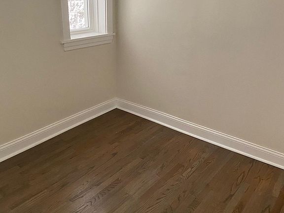 4th image of 2229 N Leavitt St #3R