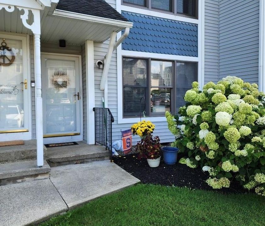 1st image of 11 Burlington Ct