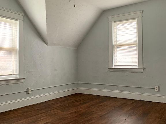 4th image of 3268 E 49th St