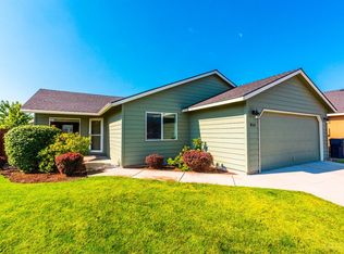 854 NE Nickernut Pl, Redmond, OR 97756