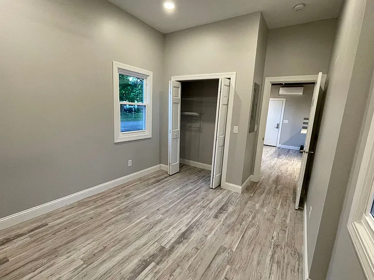 1 White Pl — Photo 11
