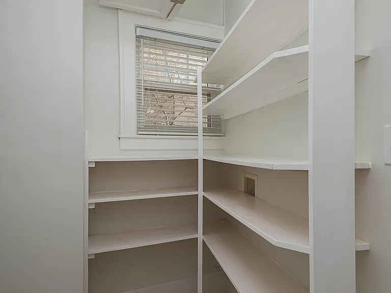 1378 Fontaine Rd — Photo 16