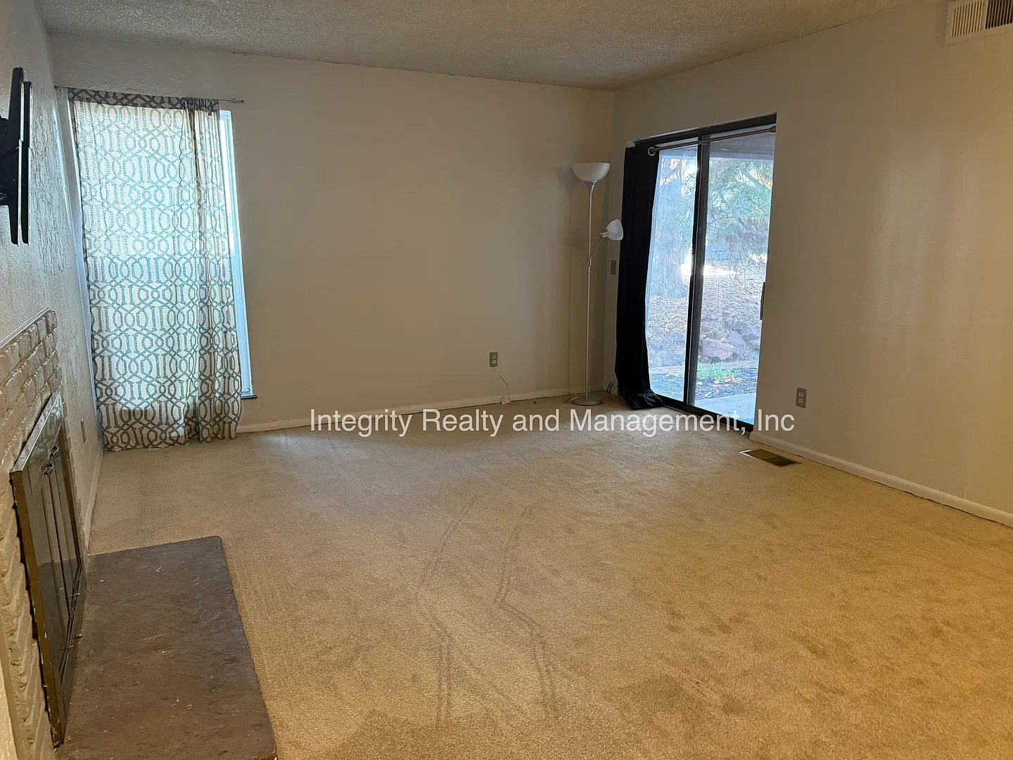 1 Bed/ 1 Bath, 711 Sqft - 9757 E Peakview Ave Unit B03 Englewood, CO 80111 — Photo 4