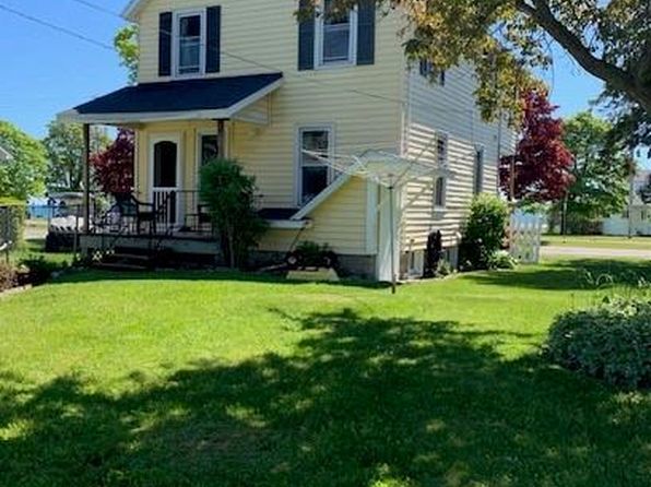 Waterfront Mackinaw City Mi Waterfront Homes For Sale 4 Homes Zillow