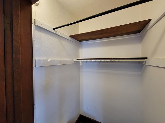 4th image of 1104 W 22nd St #C