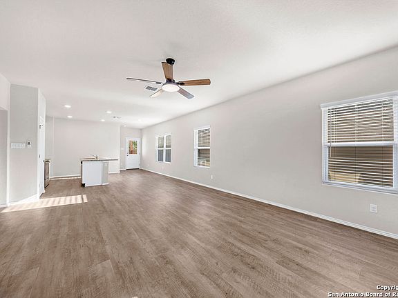 5th image of 3439 Redbud Grove