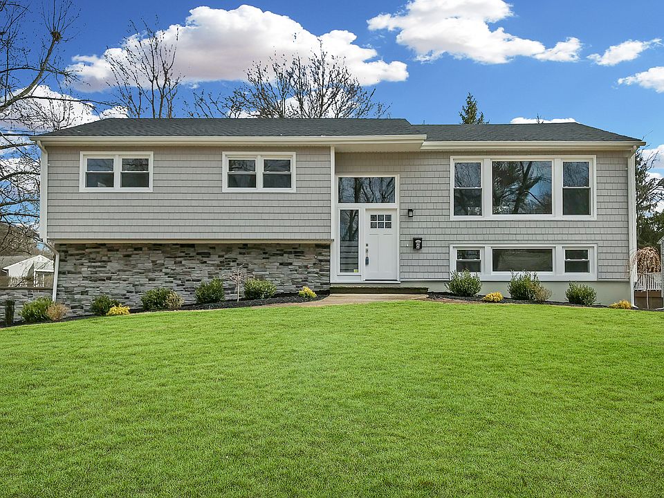 1st image of 6 Tiffany Dr