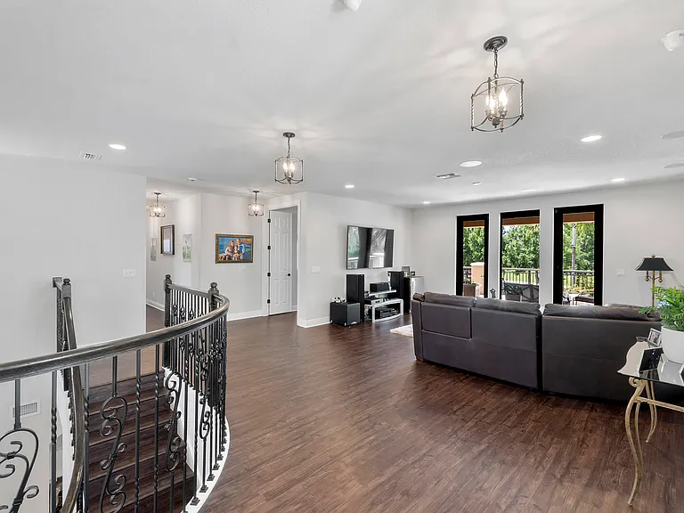 10282 Emerson St — Photo 32