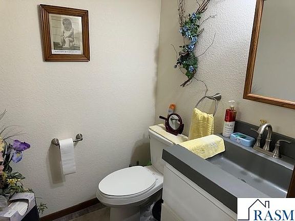 3rd image of 1000 9th St S #111