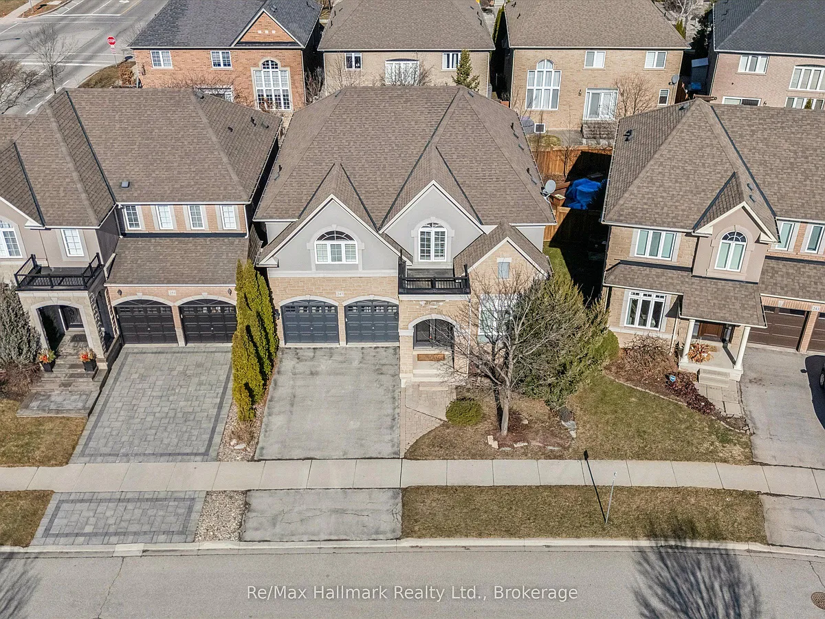 Building Photo - 247 Beechtree Cres