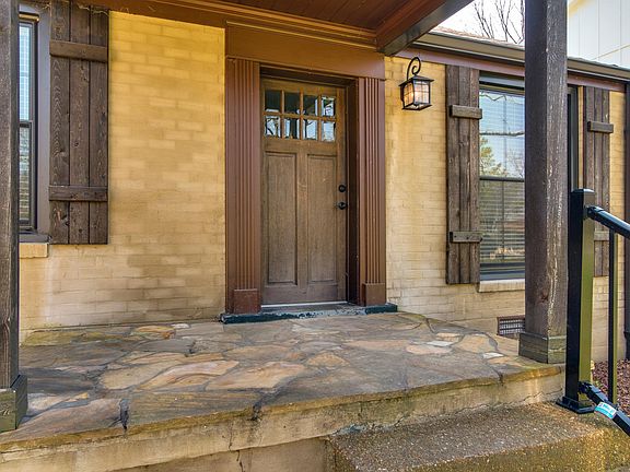 3rd image of 1031 Galbraith Dr