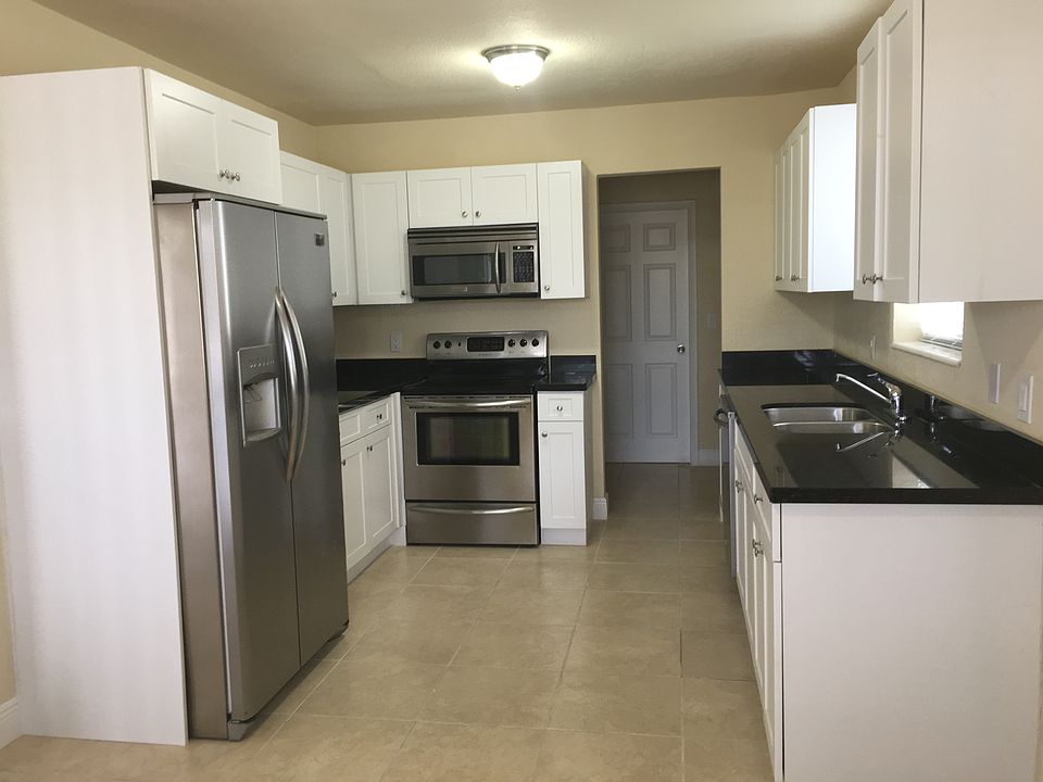 1st image of 18501 NW 39th Ct