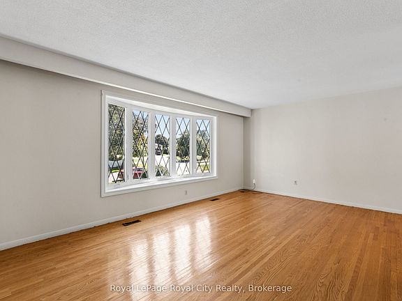 4th image of 16 Heather Ct