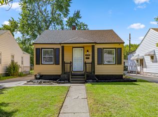 19130 Woodcrest St, Harper Woods, MI 48225