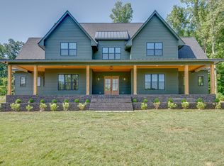 381 Eastside Rd, Burns, TN 37029