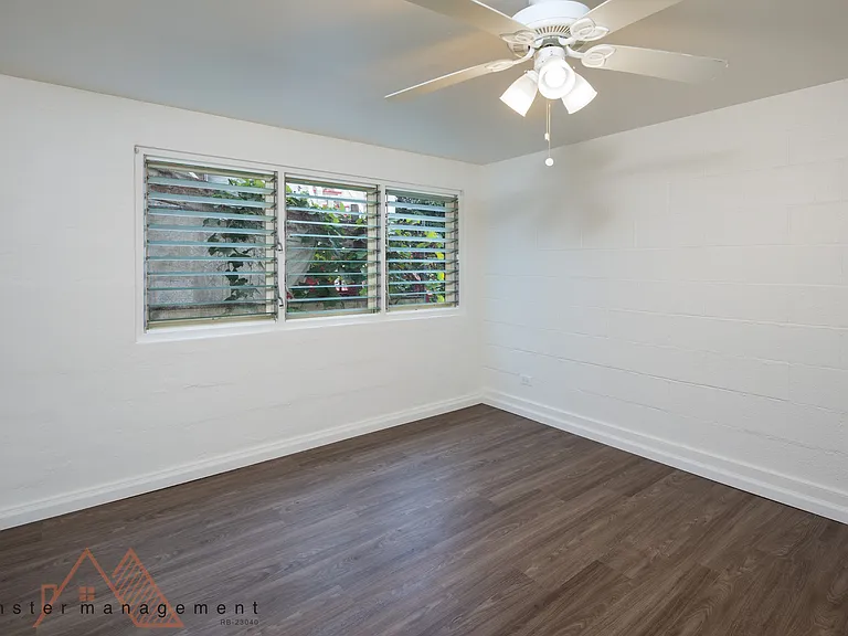 2133 Metcalf St #C — Photo 11