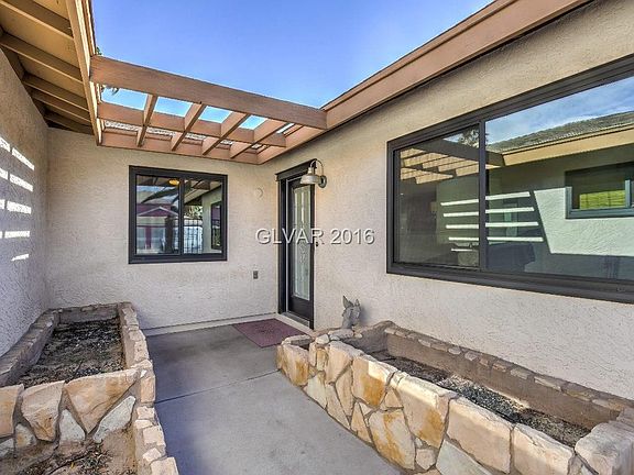 2nd image of 3954 Waterford Ln