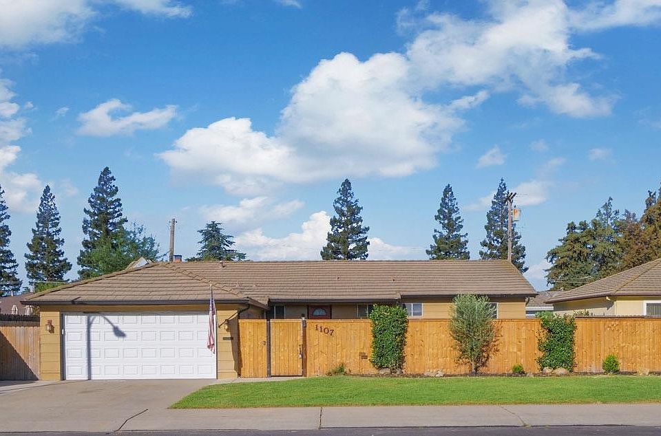 1st image of 1107 Devine Dr