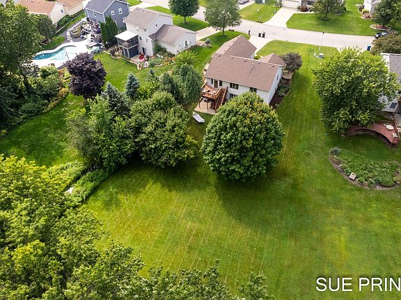 5th image of 3694 Black Creek Dr