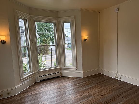 2nd image of 2 Maple St
