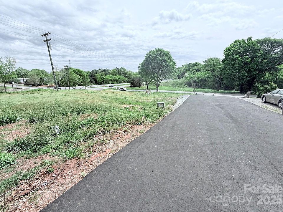 1st image of 304 Elizabeth Dr