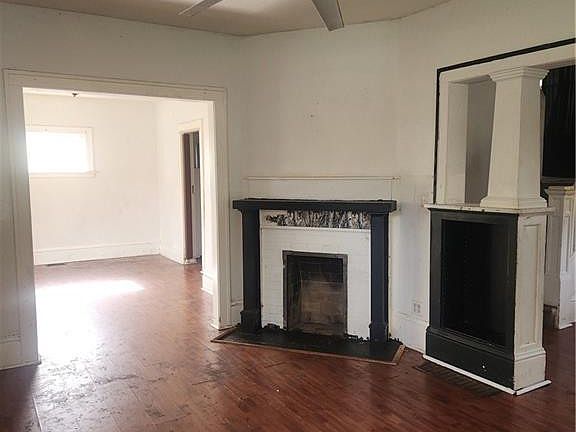 3rd image of 606 Earl St
