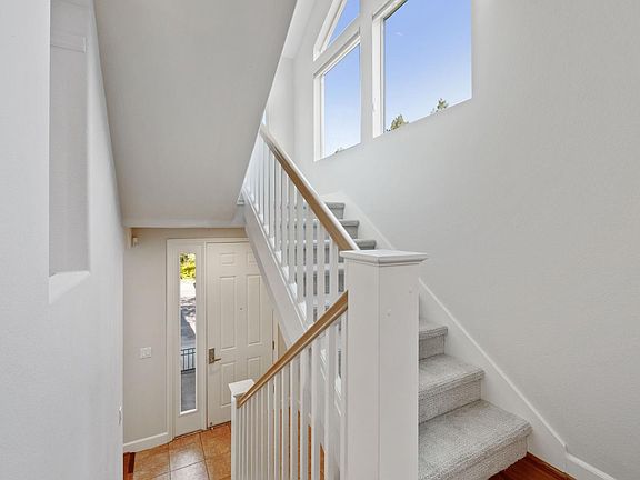 5th image of 901 Camille Ln