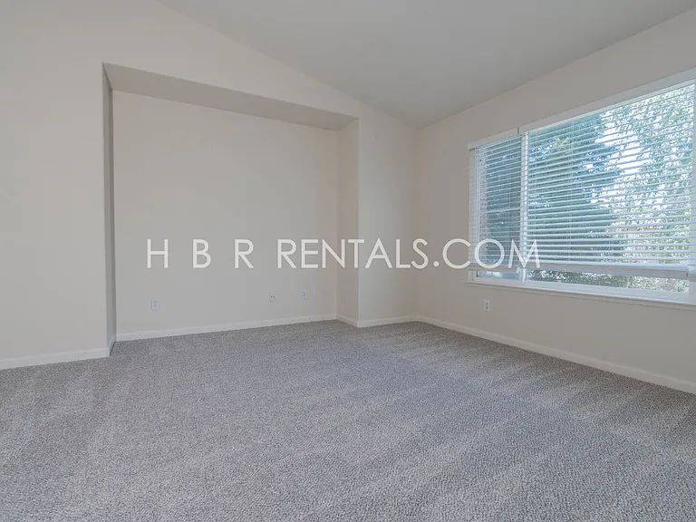483 Summer Ln — Photo 14