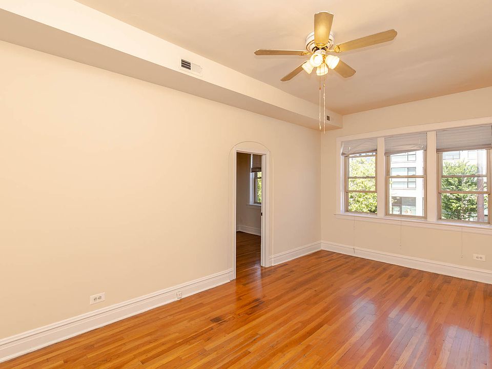 1st image of 2557 W Fullerton Ave #25572