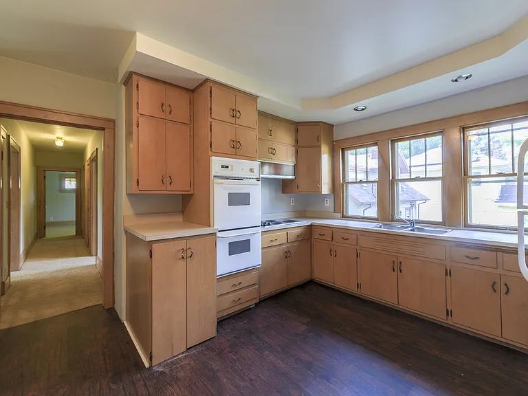 2301 Garfield St NE — Photo 4
