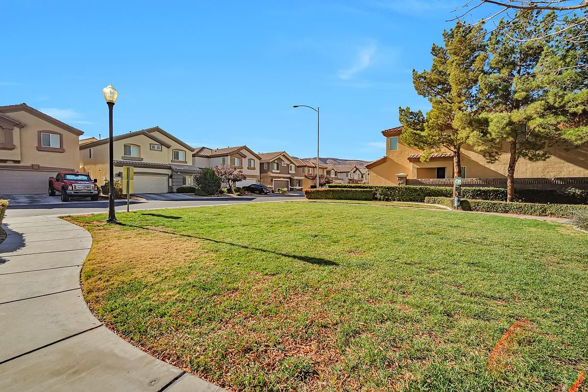 9689 Kampsville Ave, Las Vegas, NV 89148 Zillow