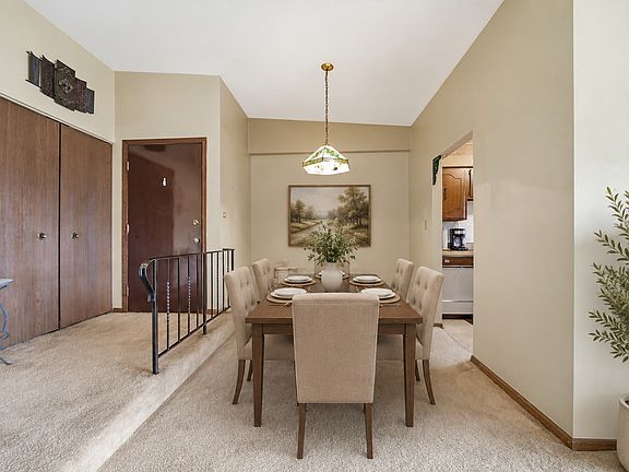 3rd image of 13935 Laramie Ave APT 220