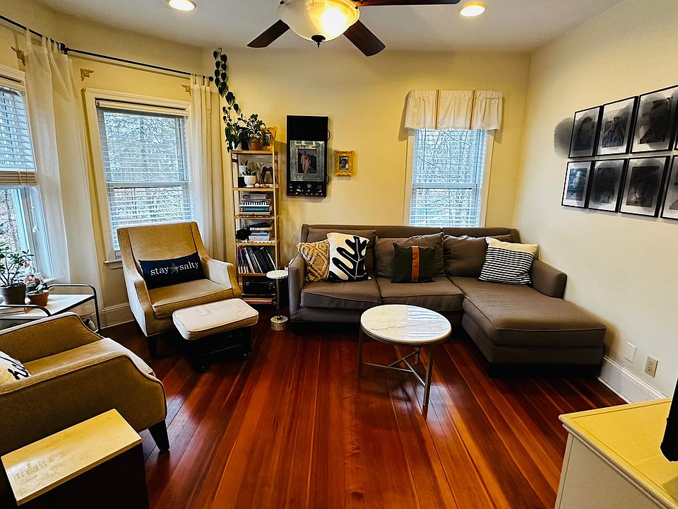 1st image of 139 Stetson St Floor 2