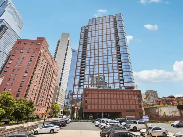 348 N Canal St #1209, Chicago, IL 60606