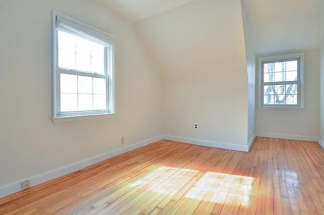 Poplar St — Photo 14