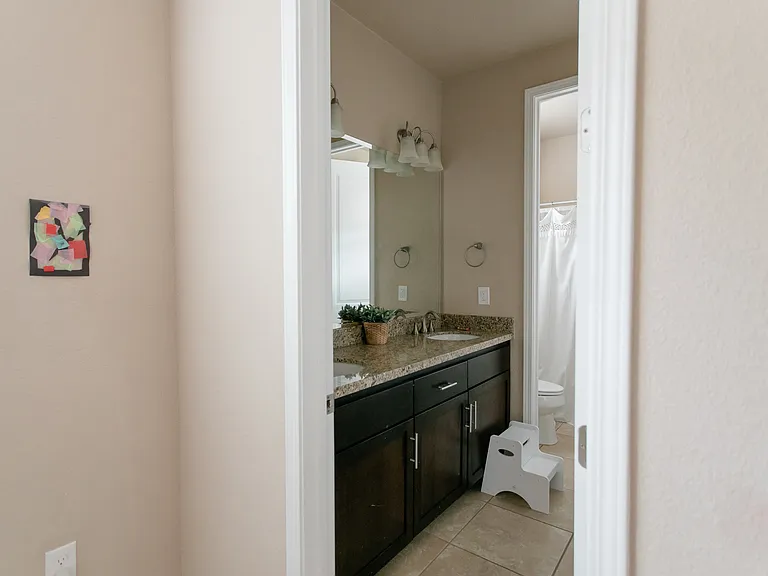 681 Addison Ln — Photo 7