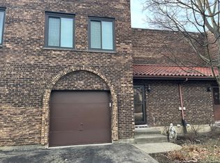 393 E Rimini Ct, Palatine, IL 60067