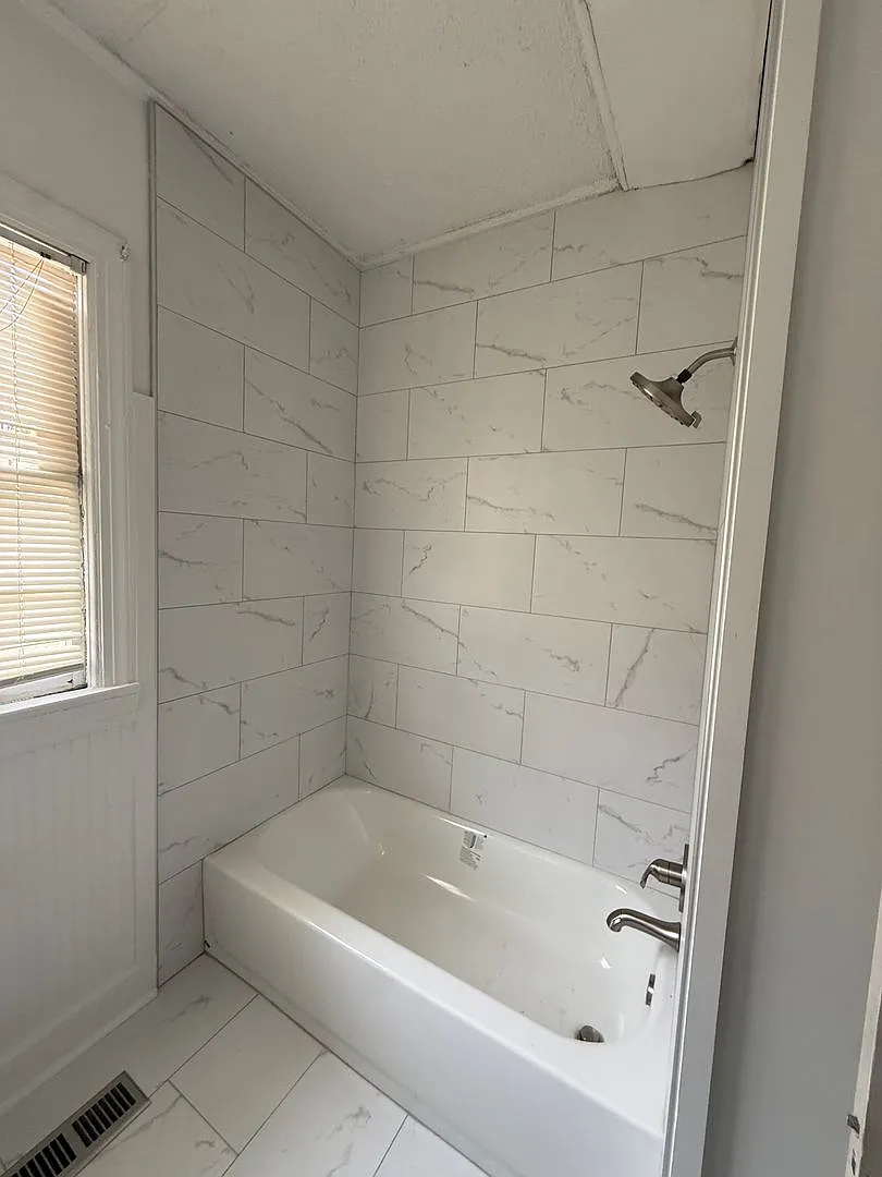 213 Wilson St NE — Photo 4