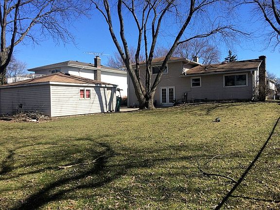 4th image of 130 Berkshire Dr