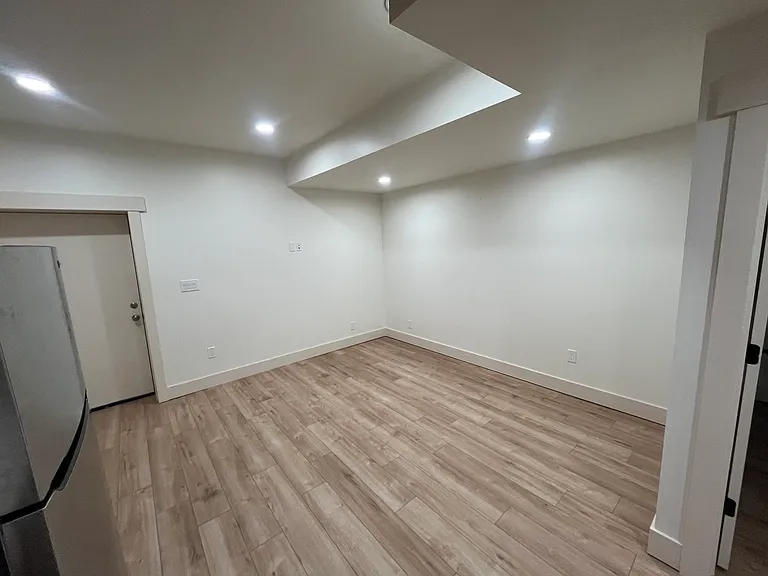 818 W Manor Crest Ln #BASEMENT — Photo 7