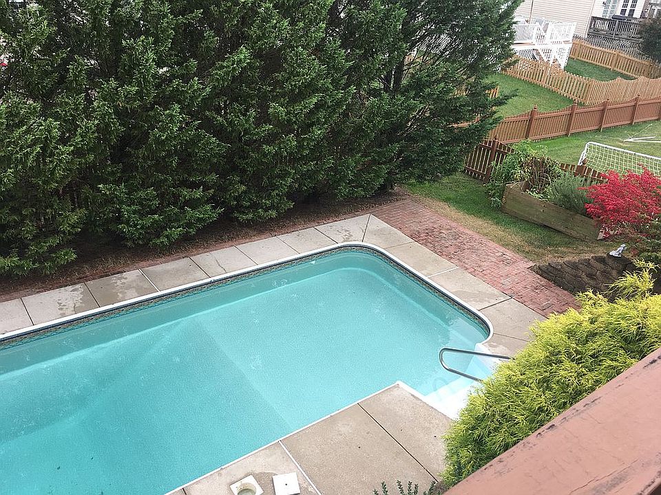 2nd image of 9727 Silver Farm Ct