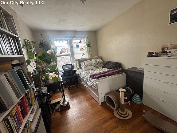 2nd image of 962 Broadway #B858ffe6c