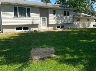4717 Butterfield Rd, Cedar Falls, IA 50613