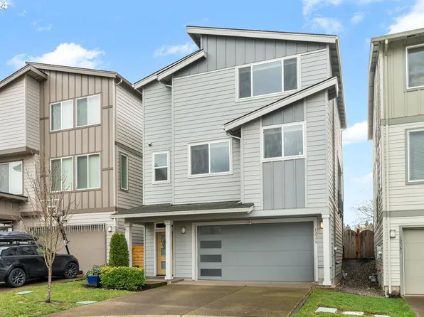 12379 SE Goali Ct, Happy Valley, OR 97015