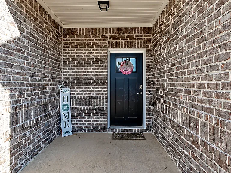 146 Lenore Ct — Photo 4