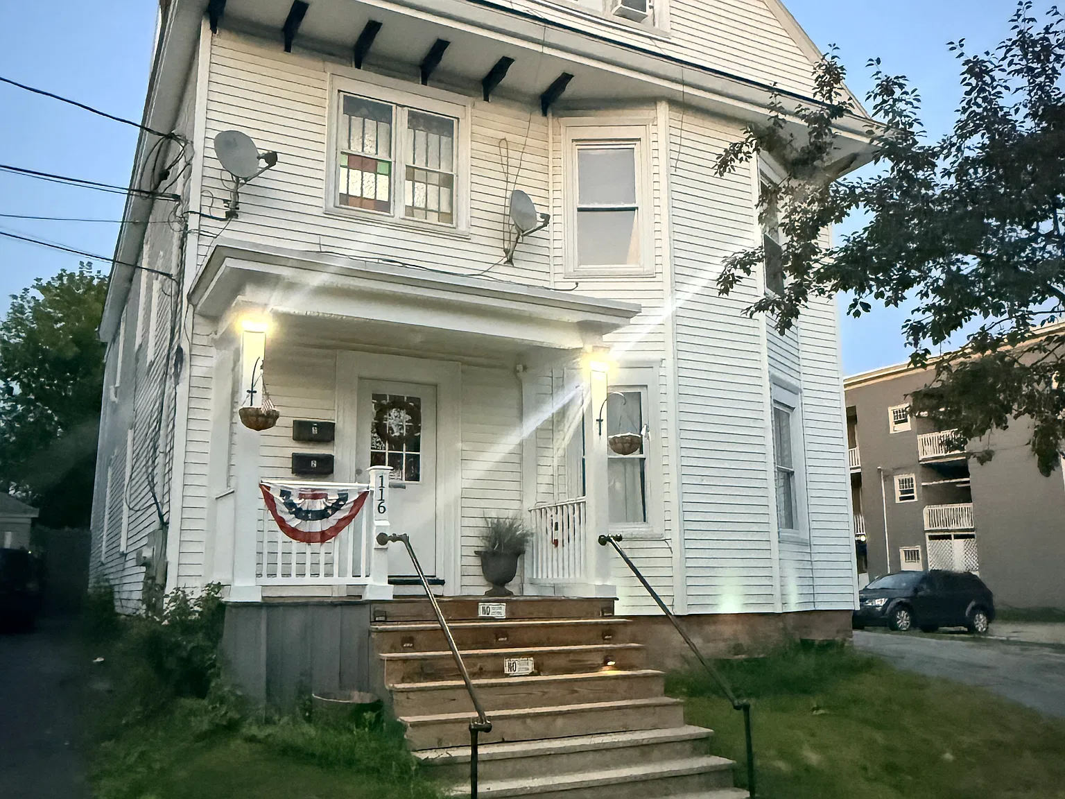 3 bed, 1300 sqft, $1,750 — Photo 1