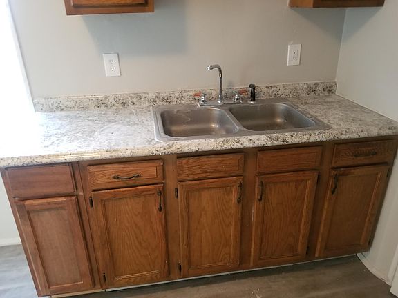 4th image of 19519 Wickfield Ave