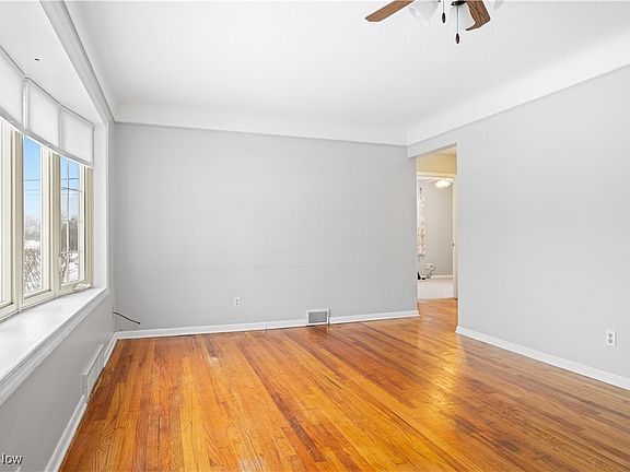 5th image of 13584 Bellbrook Dr