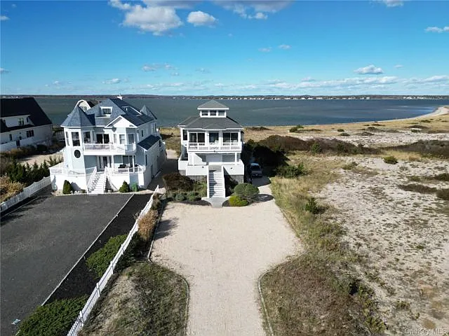 750 Dune Rd — Photo 3