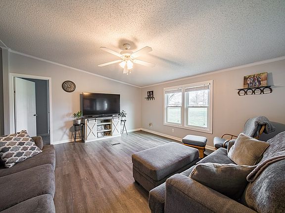 4th image of 19 Lake Vista Ct
